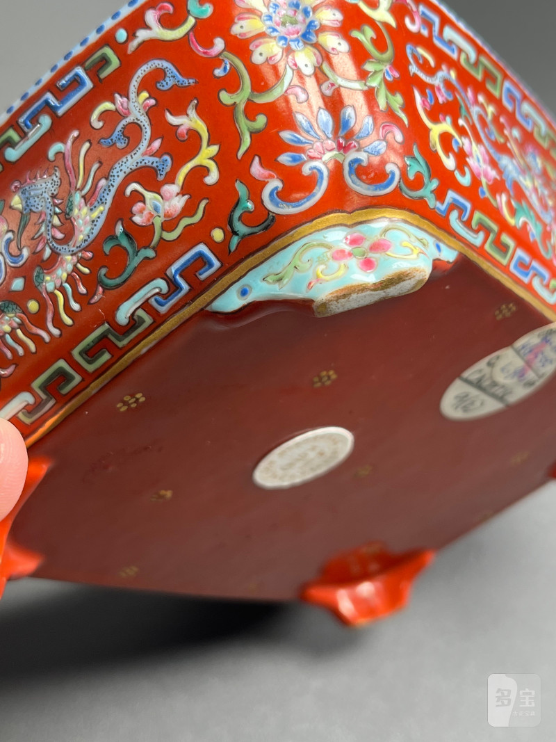 清乾隆  珊瑚红地洋彩夔凤纹长方倭角水仙盆（一对） - 图28